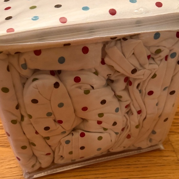 Polka Dot Flannel Queen Sheet Set NEW! - Picture 5 of 8